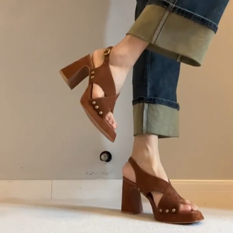 Platform Sneakers Chunky - Sandal Wanita Hak Tinggi Chunky Model