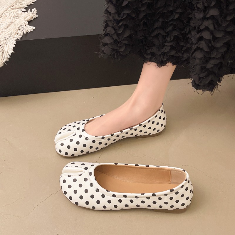 Sepatu Slip On Polka Dot Wanit - Women'S Shoes For Standing All Day ulasan dan harga