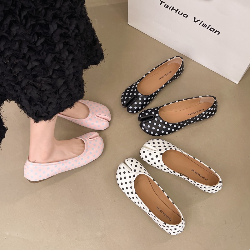 Sepatu Slip On Polka Dot Wanit - Women'S Shoes For Standing All Day ulasan dan harga